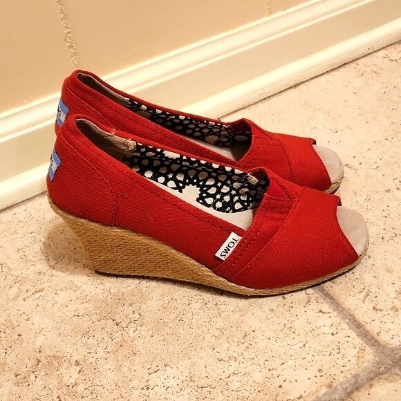 Toms Women's Red Canvas Heeled Wedge Open Peeptoe Sandals Size 6.5 - Picture 1 of 8